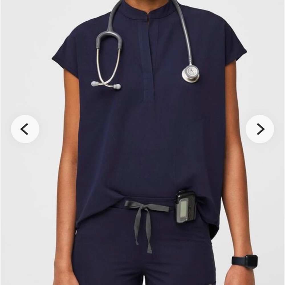Figs Rafaela Oversized Scrub Top in Navy